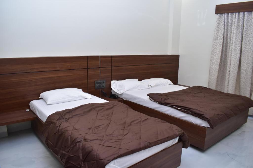 Hotel Sai Sandesh Širdi Exteriér fotografie