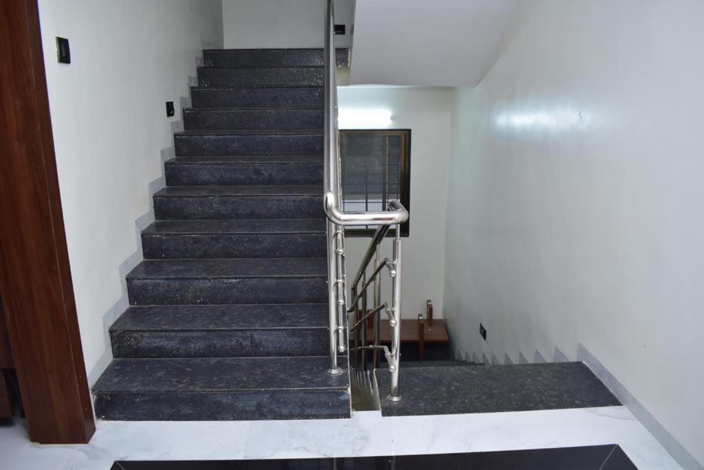 Hotel Sai Sandesh Širdi Exteriér fotografie